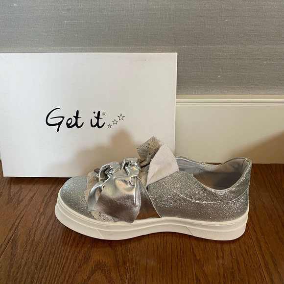 Sparkly silver sneaker by Get It - Picture 1 of 4